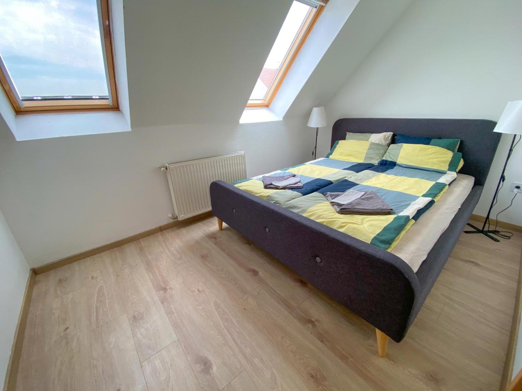 בודפשט Spacious 2 Story Loft W Balcony Near Opera, Andrassy מראה חיצוני תמונה