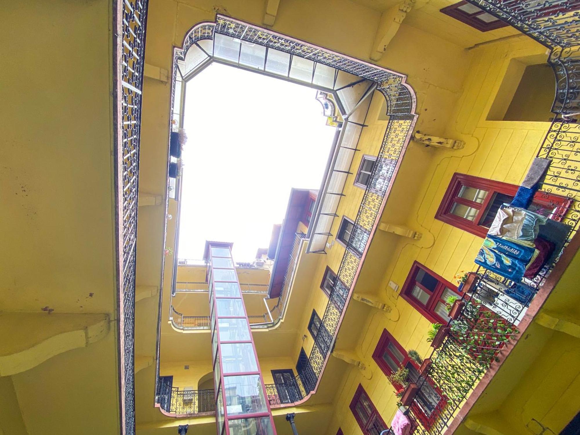בודפשט Spacious 2 Story Loft W Balcony Near Opera, Andrassy מראה חיצוני תמונה