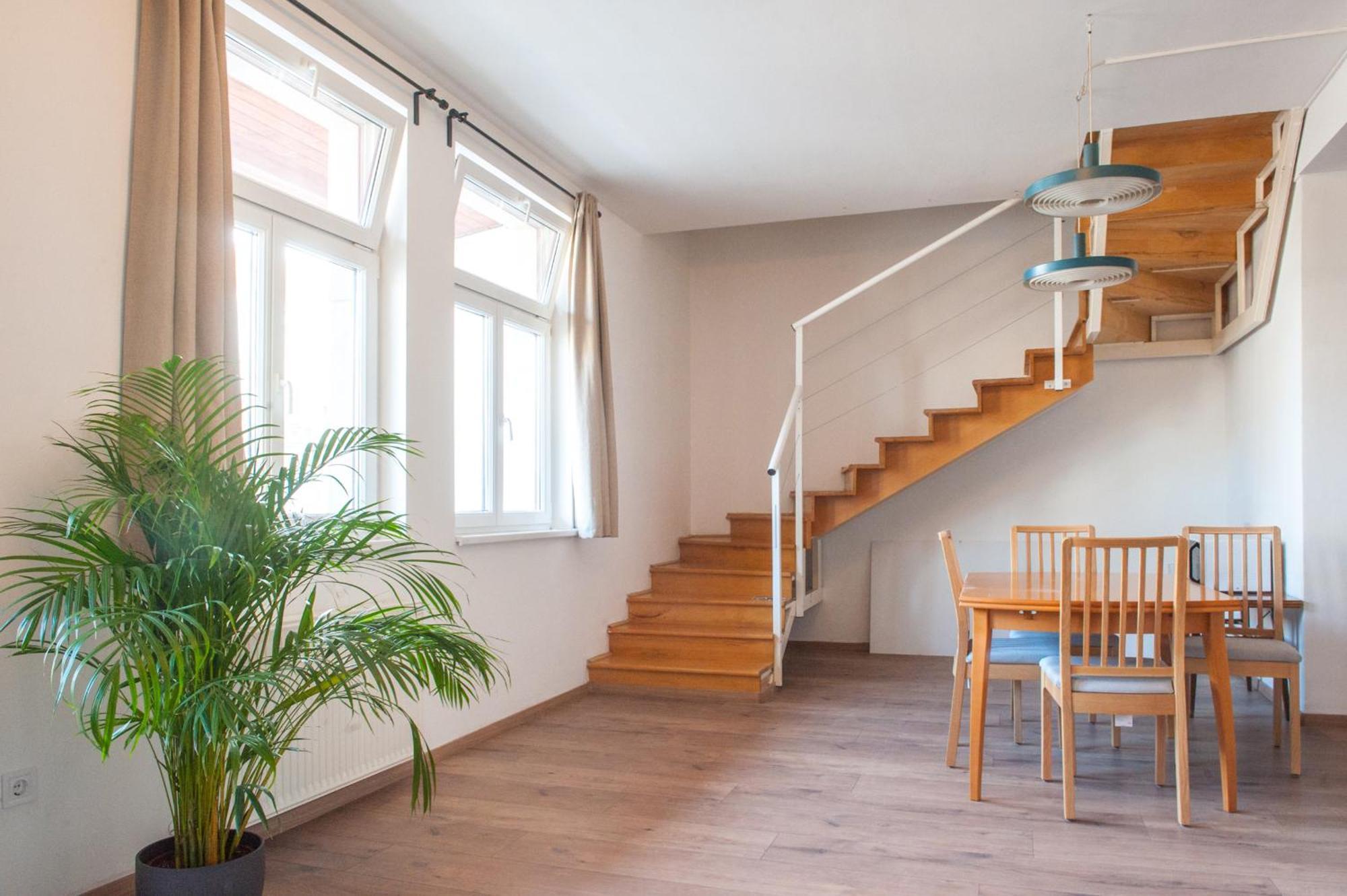 בודפשט Spacious 2 Story Loft W Balcony Near Opera, Andrassy מראה חיצוני תמונה