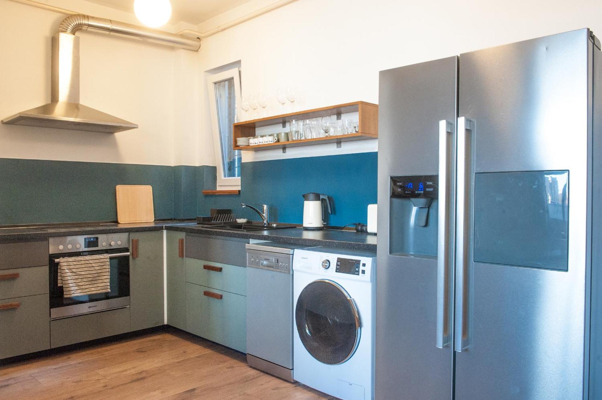 בודפשט Spacious 2 Story Loft W Balcony Near Opera, Andrassy מראה חיצוני תמונה